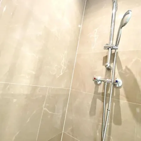 Lenova2 - Centre-ville - Tv - Wifi